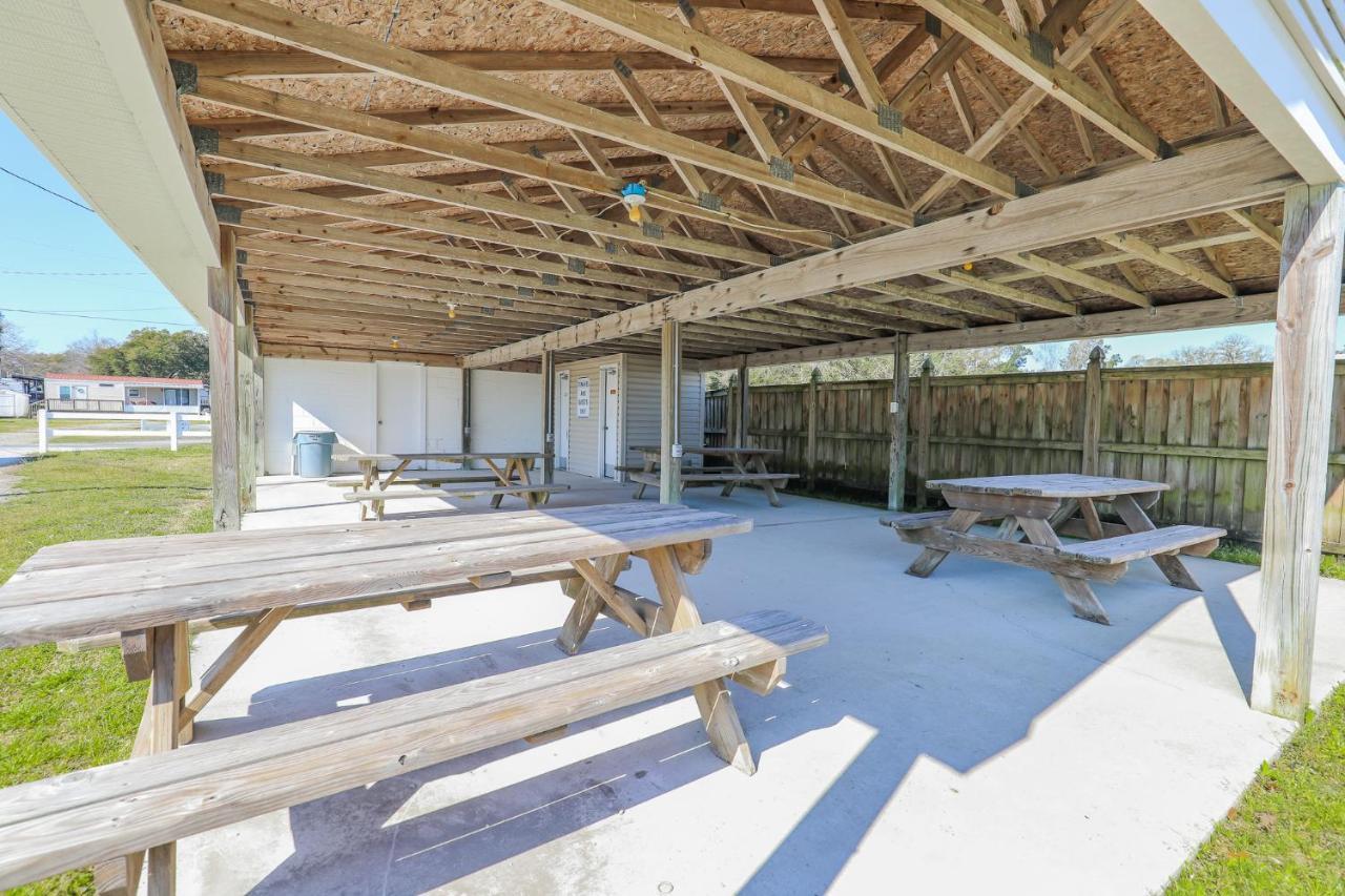 Model Home Near Camp Lejeune With Water View Sneads Ferry Екстериор снимка