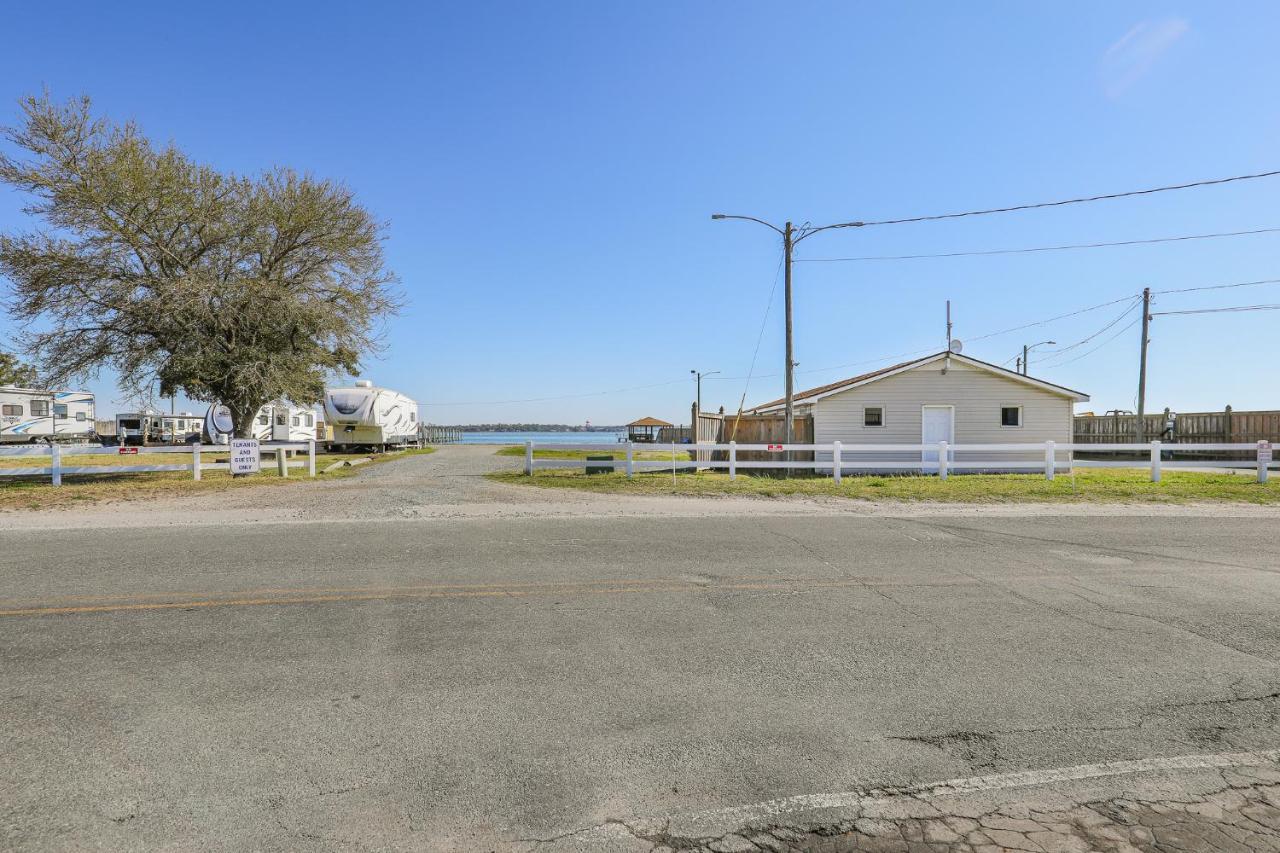 Model Home Near Camp Lejeune With Water View Sneads Ferry Екстериор снимка