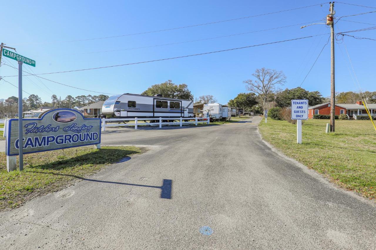 Model Home Near Camp Lejeune With Water View Sneads Ferry Екстериор снимка